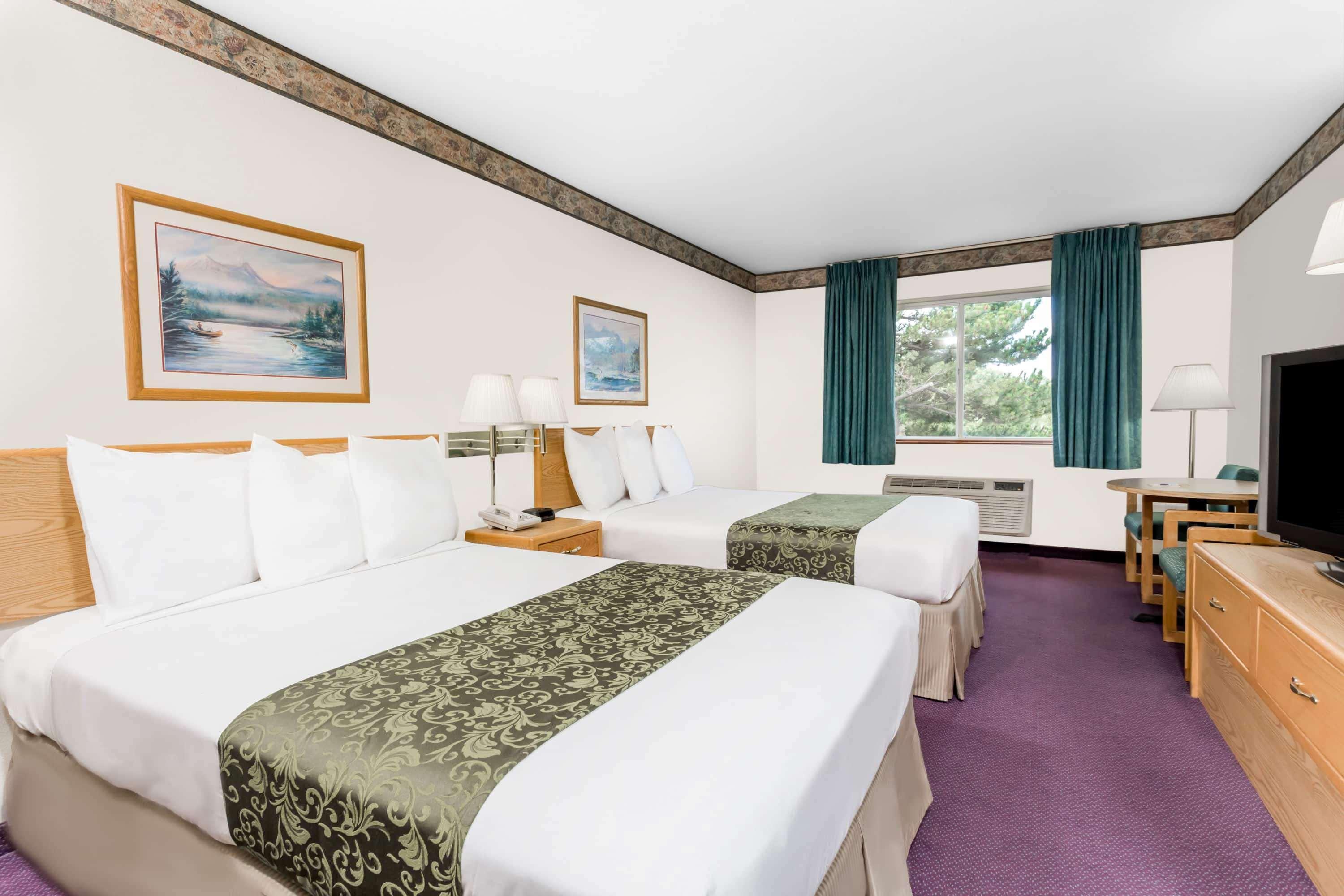 Days Inn By Wyndham Ocean Shores Exterior photo